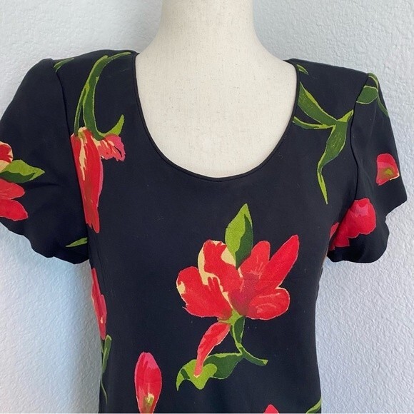 Hampton Dress Co Vintage Black Red Floral Short Slv Fit Flare Tier Ruffle SZ 10 - Picture 3 of 8